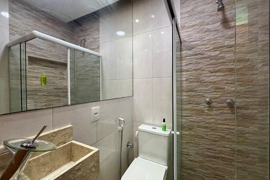 Banheiro social de apartamento para alugar com 2 quartos, 79m² em Botafogo, Rio de Janeiro