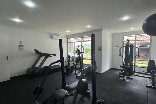 Academia de apartamento à venda com 3 quartos, 77m² em Vila Sofia, São Paulo