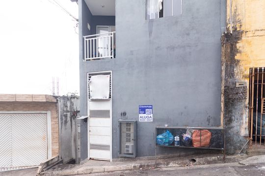 Fachada de casa para alugar com 1 quarto, 45m² em Jardim Lice, Carapicuíba