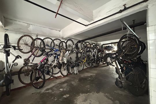 Bicicletário de apartamento à venda com 3 quartos, 120m² em Copacabana, Rio de Janeiro