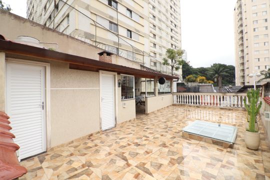 Casa à venda com 3 quartos, 213m² em Vila Bianca, São Paulo