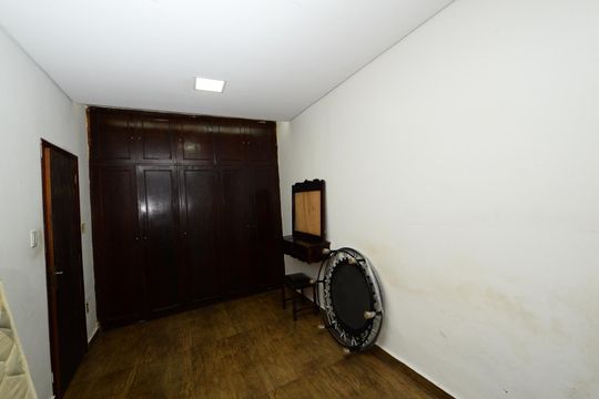 Casa à venda com 6 quartos, 350m² em Água Branca, Contagem