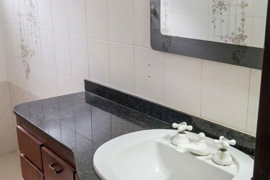 Banheiro de casa à venda com 5 quartos, 400m² em Jaguaré, São Paulo