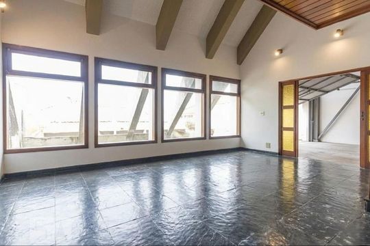 Sótão de casa à venda com 5 quartos, 400m² em Jaguaré, São Paulo