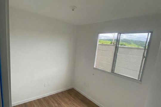 Sala de apartamento para alugar com 2 quartos, 42m² em Santa Cruz, Rio de Janeiro