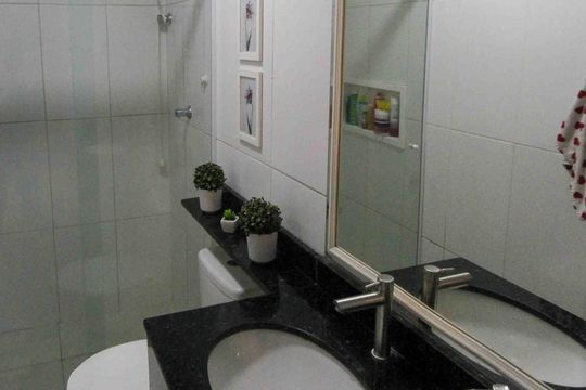 Banheiro de apartamento à venda com 2 quartos, 64m² em Vila Macedopolis, São Paulo