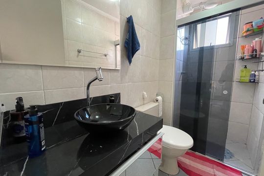 Banheiro de apartamento à venda com 2 quartos, 56m² em Jaguaré, São Paulo