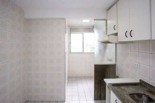 Cozinha de apartamento para alugar com 2 quartos, 53m² em Vila Santa Luzia, Diadema