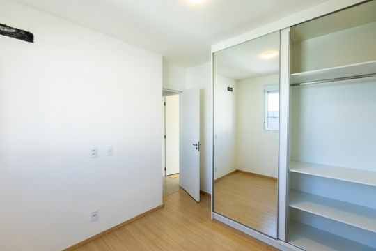 Quarto 2 de apartamento para alugar com 2 quartos, 54m² em Mansões Santo Antônio, Campinas