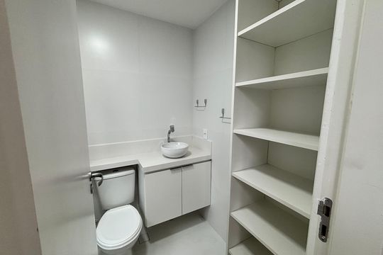 Banheiro do Quarto 1 de apartamento para alugar com 3 quartos, 75m² em Recreio dos Bandeirantes, Rio de Janeiro