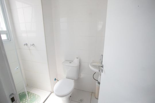 Banheiro de apartamento à venda com 2 quartos, 48m² em Anil, Rio de Janeiro