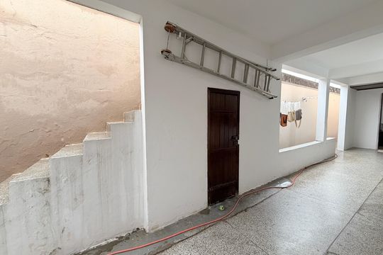 Garagem e quintal de casa à venda com 3 quartos, 218m² em Jardim Primavera, Várzea Paulista