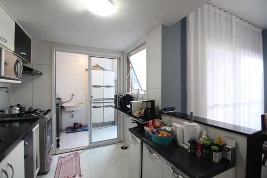 Cozinha de casa de condomínio à venda com 3 quartos, 100m² em Taquara, Rio de Janeiro