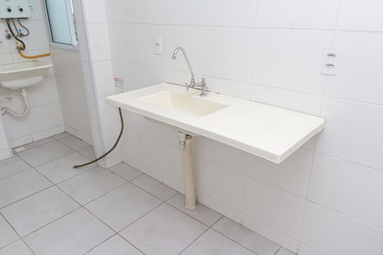 Cozinha de apartamento para alugar com 2 quartos, 55m² em Inhoaíba, Rio de Janeiro