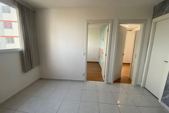 Sala  de apartamento para alugar com 2 quartos, 38m² em Parque Maria Helena, São Paulo