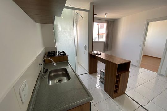 Cozinha de apartamento para alugar com 2 quartos, 38m² em Parque Maria Helena, São Paulo
