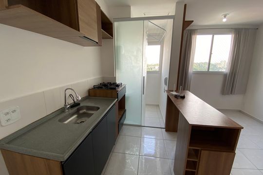 Cozinha de apartamento para alugar com 2 quartos, 38m² em Parque Maria Helena, São Paulo
