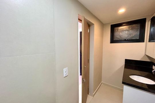 Banheiro de kitnet/studio para alugar com 1 quarto, 34m² em Vila Galvão, Guarulhos