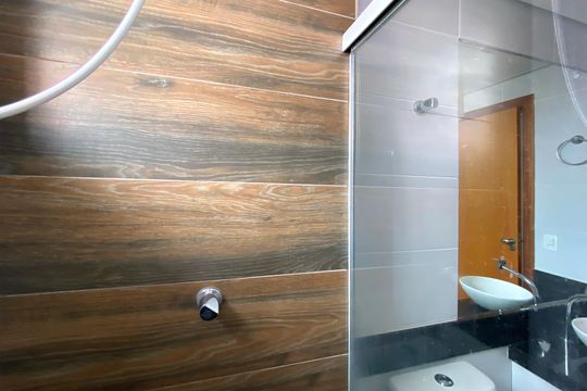 Banheiro de kitnet/studio para alugar com 1 quarto, 36m² em Ouro Preto, Belo Horizonte