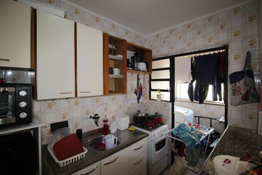 Cozinha de apartamento à venda com 1 quarto, 48m² em Vila Jardim, Porto Alegre