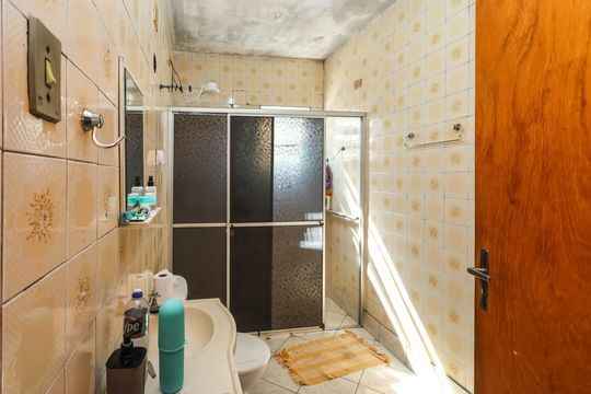 Banheiro de casa à venda com 3 quartos, 333m² em Vila Água Funda, São Paulo