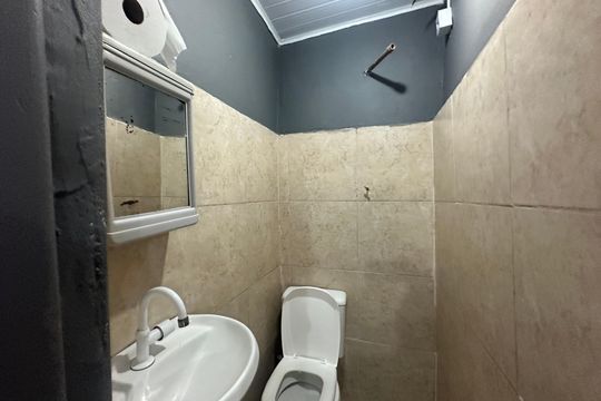 Banheiro de casa para alugar com 1 quarto, 35m² em Vila Engenho Novo, Barueri
