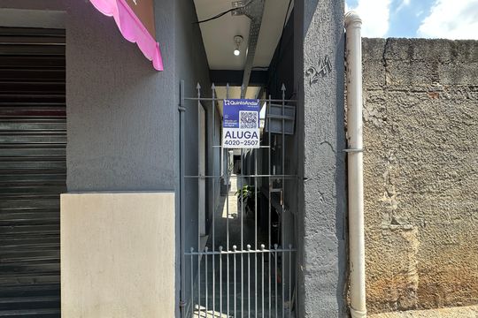 Fachada de casa para alugar com 1 quarto, 35m² em Vila Engenho Novo, Barueri