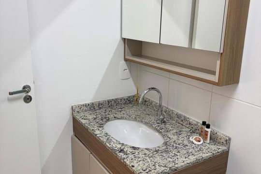Banheiro de apartamento à venda com 1 quarto, 25m² em Jardim Paulista, São Paulo