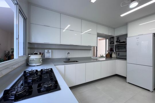 Cozinha de casa de condomínio à venda com 4 quartos, 282m² em Vargem Pequena, Rio de Janeiro
