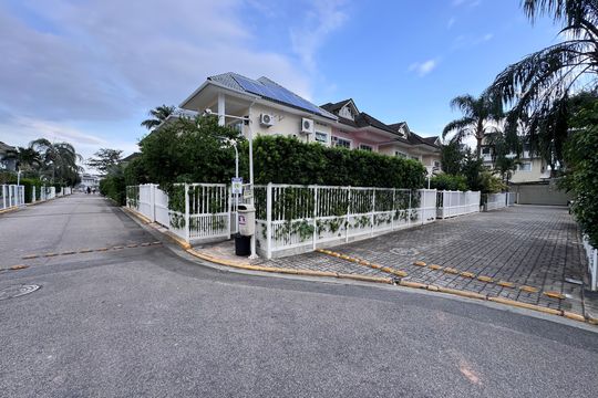 Área comum de casa de condomínio à venda com 4 quartos, 282m² em Vargem Pequena, Rio de Janeiro