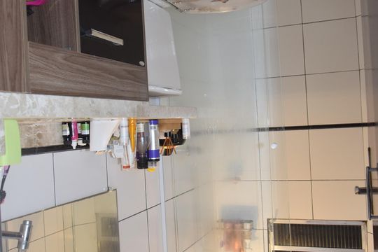 Banheiro de apartamento para alugar com 2 quartos, 47m² em Vila Isis Cristina, Embu das Artes