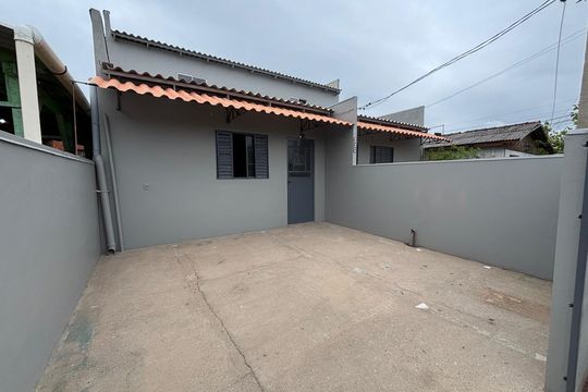 Casa à venda com 2 quartos, 80m² em Santos Dumont, São Leopoldo
