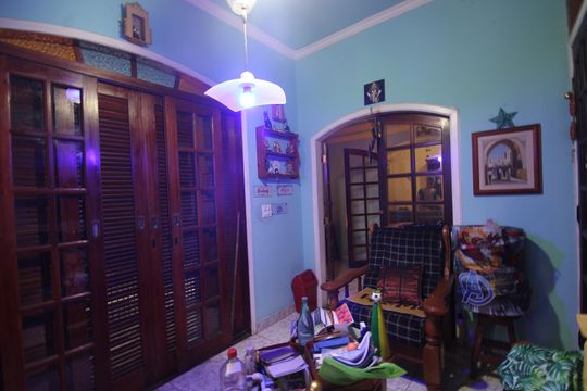 Sala 3 de casa de condomínio para alugar com 6 quartos, 450m² em Taquara, Rio de Janeiro