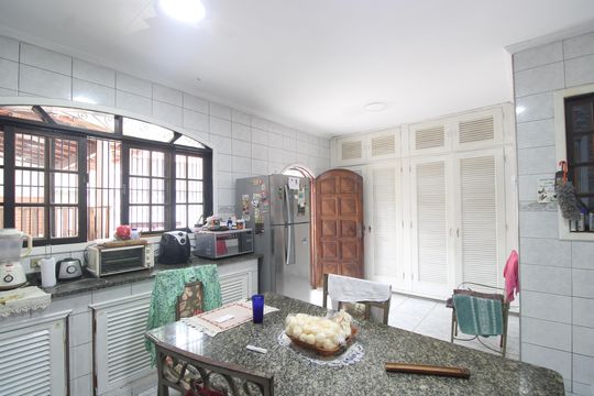 Cozinha de casa de condomínio para alugar com 6 quartos, 450m² em Taquara, Rio de Janeiro