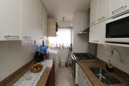 Cozinha de apartamento para alugar com 2 quartos, 40m² em Vila Ema, São Paulo