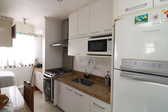 Cozinha de apartamento para alugar com 2 quartos, 40m² em Vila Ema, São Paulo