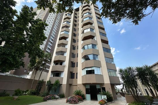 Fachada de apartamento à venda com 4 quartos, 220m² em Alphaville, Barueri