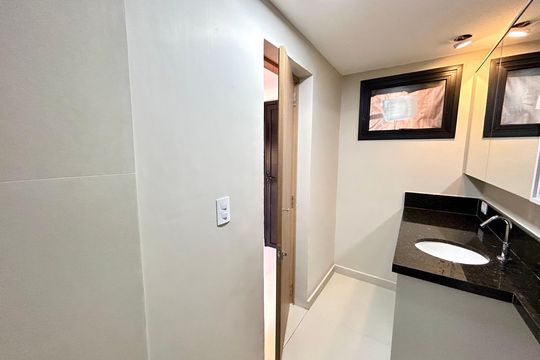 Banheiro Social de kitnet/studio para alugar com 1 quarto, 34m² em Vila Galvão, Guarulhos