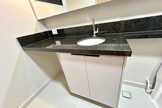 Banheiro Social de kitnet/studio para alugar com 1 quarto, 34m² em Vila Galvão, Guarulhos