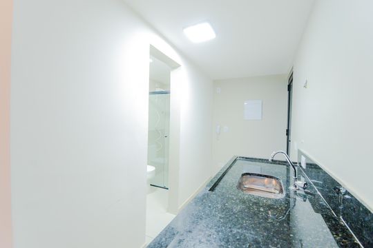 Cozinha de kitnet/studio para alugar com 1 quarto, 34m² em Vila Galvão, Guarulhos
