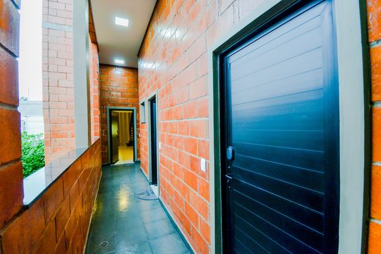 Hall de entrada de kitnet/studio para alugar com 1 quarto, 34m² em Vila Galvão, Guarulhos