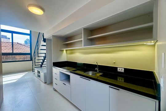 Cozinha de kitnet/studio para alugar com 1 quarto, 34m² em Vila Galvão, Guarulhos