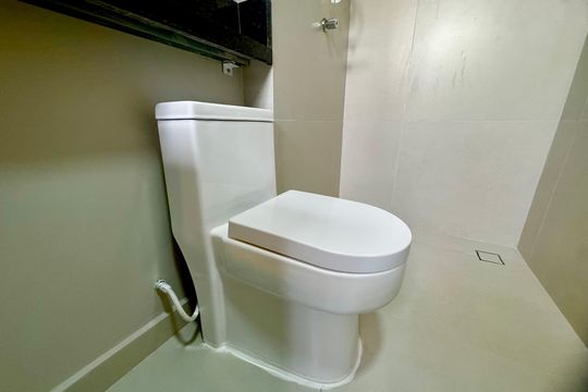 Banheiro de kitnet/studio para alugar com 1 quarto, 34m² em Vila Galvão, Guarulhos