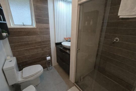 Banheiro de apartamento à venda com 2 quartos, 94m² em Centro, São Leopoldo