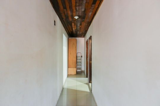 Corredor de casa para alugar com 2 quartos, 180m² em Jardim Joao Xxiii, São Paulo