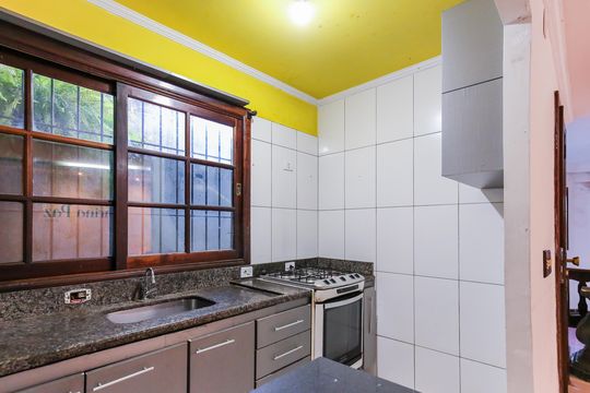 Cozinha de casa para alugar com 2 quartos, 180m² em Jardim Joao Xxiii, São Paulo