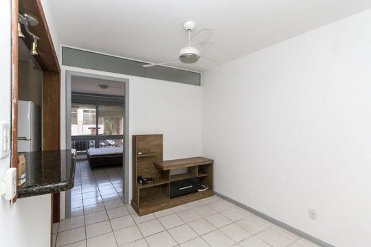 Sala  de apartamento à venda com 1 quarto, 30m² em Azenha, Porto Alegre