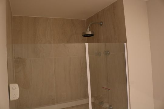 Banheiro de kitnet/studio à venda com 1 quarto, 24m² em Perdizes, São Paulo