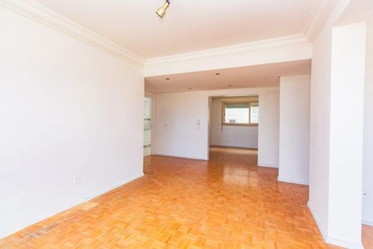 Sala  de apartamento para alugar com 3 quartos, 177m² em Petrópolis, Porto Alegre