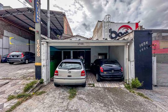 Fachada de casa à venda com 3 quartos, 200m² em Jardim Bela Vista, Santo André